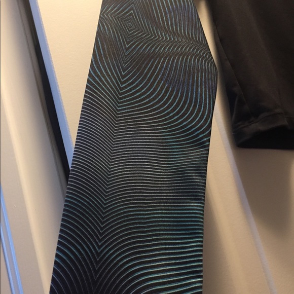 Bench Crop Top - Picture 2 of 2